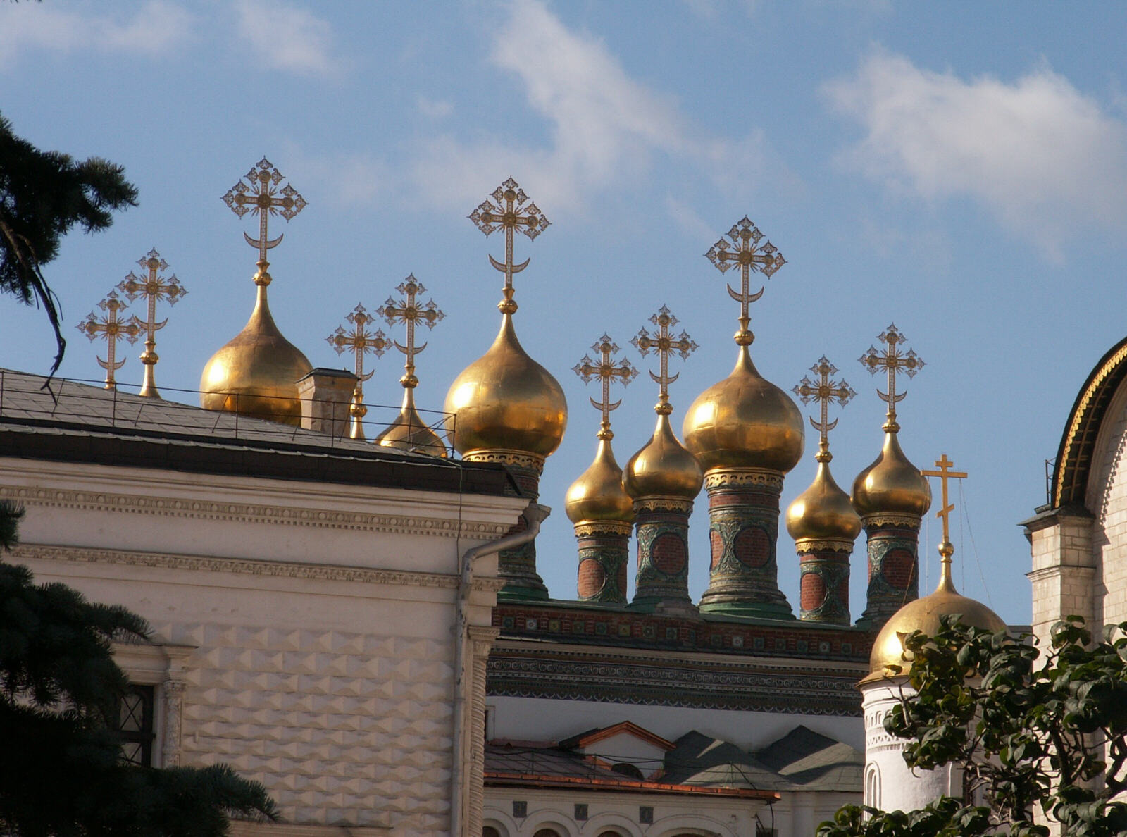 The golden domes of the Kremlin in Moscow